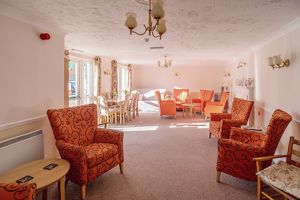 RESIDENTS LOUNGE- click for photo gallery